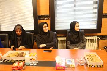 تقدیر از کارمندان خانم شاغل در معاونت تحقیقات و فناوری دانشگاه به مناسبت روز زن