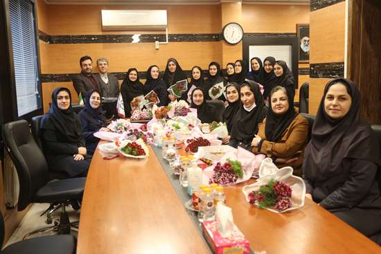 تقدیر از کارمندان خانم شاغل در معاونت تحقیقات و فناوری دانشگاه به مناسبت روز زن 